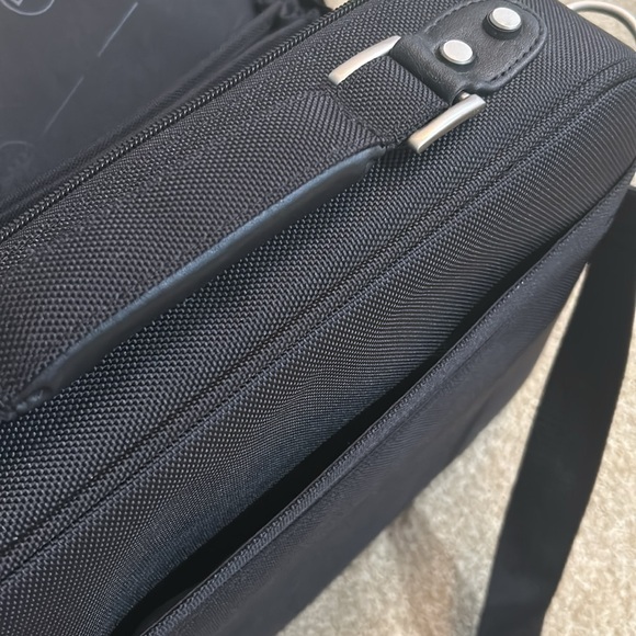 Dell Laptop Computer Case - Picture 13 of 16